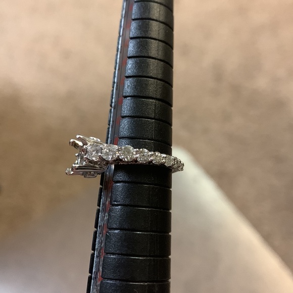 NWOT! Gorgeous 14K white gold and Diamonds semi mounting. - Picture 3 of 4